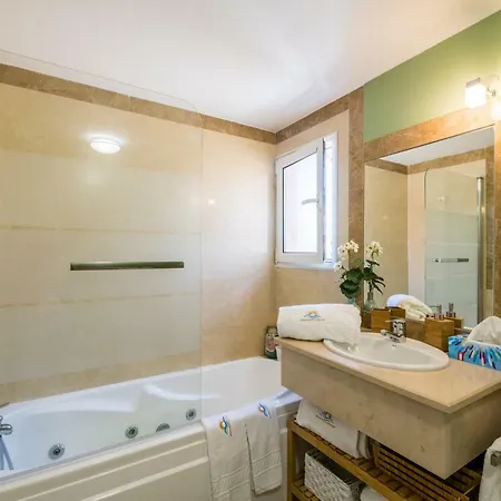 Golden Apartment